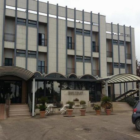 Hotel Holiday Foggia Exterior photo