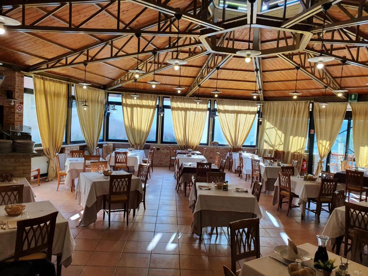 Hotel Holiday Foggia Exterior photo