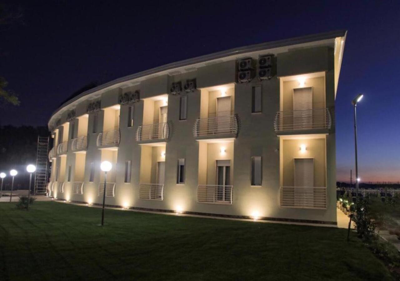Hotel Holiday Foggia Exterior photo